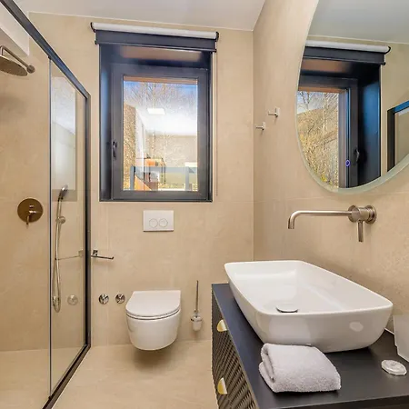 Zerm House With Pool, Jacuzzi & Sauna - Gorski Kotar شاليه *