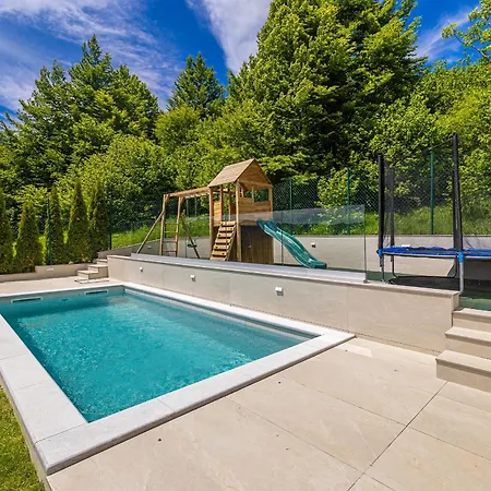 Zerm House With Pool, Jacuzzi & Sauna - Gorski Kotar Chalet